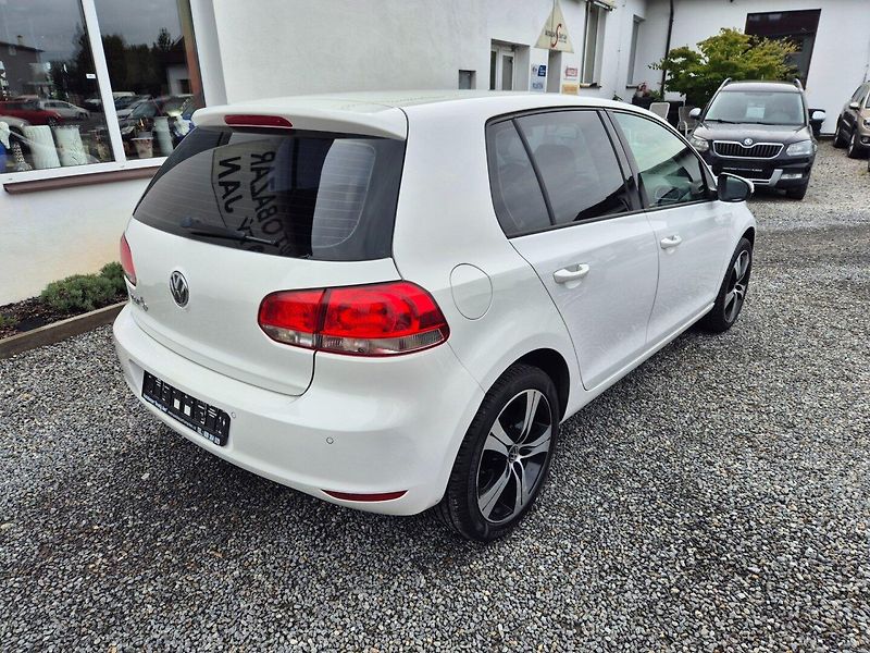 Volkswagen Golf (2012) 1.2 TSi - fotka 5 z 30