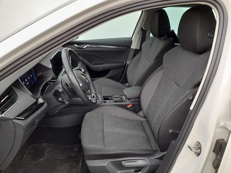 Škoda Octavia COMBI STYLE PLUS 2.0TDI 85KW 7 - fotka 12 z 20