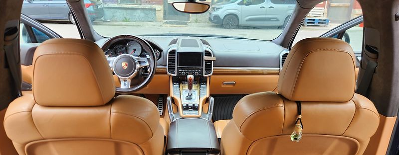 Porsche Cayenne (2012) 4.8 GTS 309KW PANORAMA - fotka 23 z 55