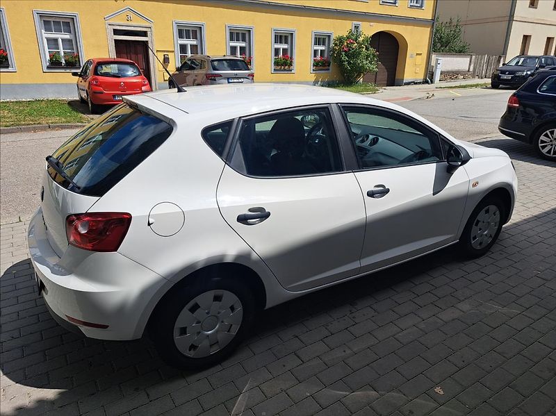 Seat Ibiza 1,2 i - fotka 11 z 41