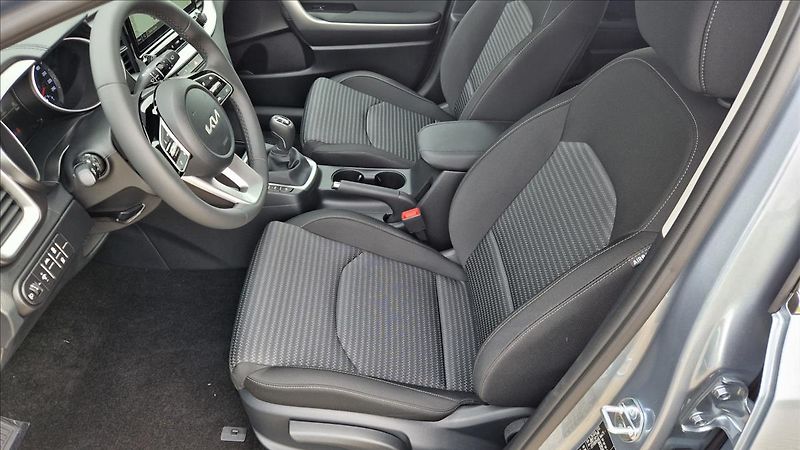 Kia Ceed 1,5 SW T-GDi 7DCT TOP - fotka 8 z 13