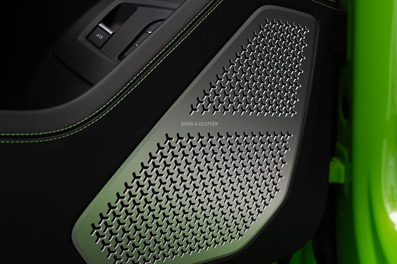 Lamborghini Urus S/Bang&Olufsen/360/SoftClose - fotka 18 z 23
