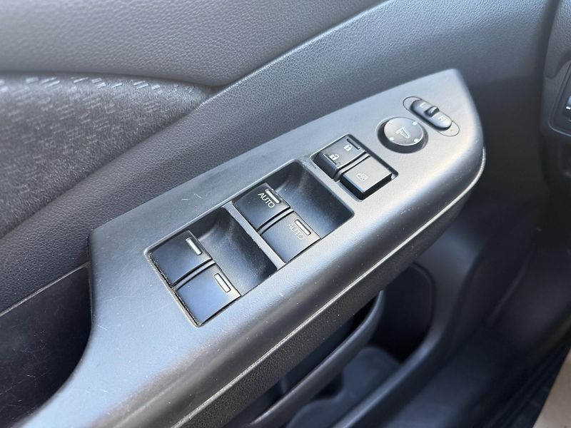 Honda CR-V Comfort 2WD - fotka 19 z 22