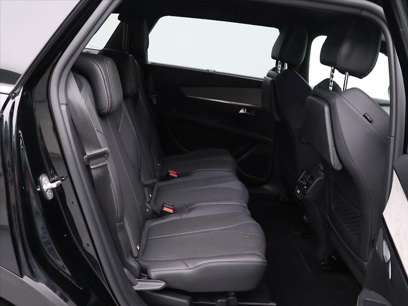 Peugeot 5008 1,2 PureTech 96kW GT 7-Míst - fotka 12 z 31