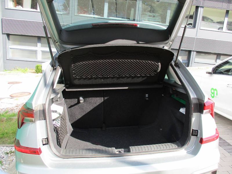 Škoda Kamiq Top Selection 1,0 TSI/85 kW 6M - fotka 19 z 19