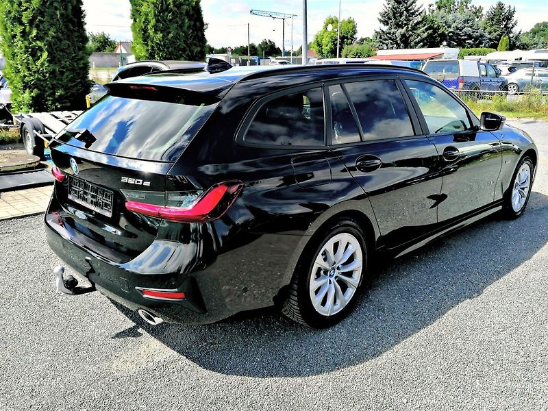 BMW Řada 3 (2022) REZERVACE! 320e PHEV - fotka 4 z 42