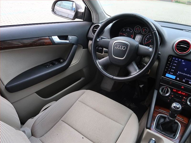 Audi A3 (2012) 1.6 TDI, Navi, Xenony - fotka 7 z 16