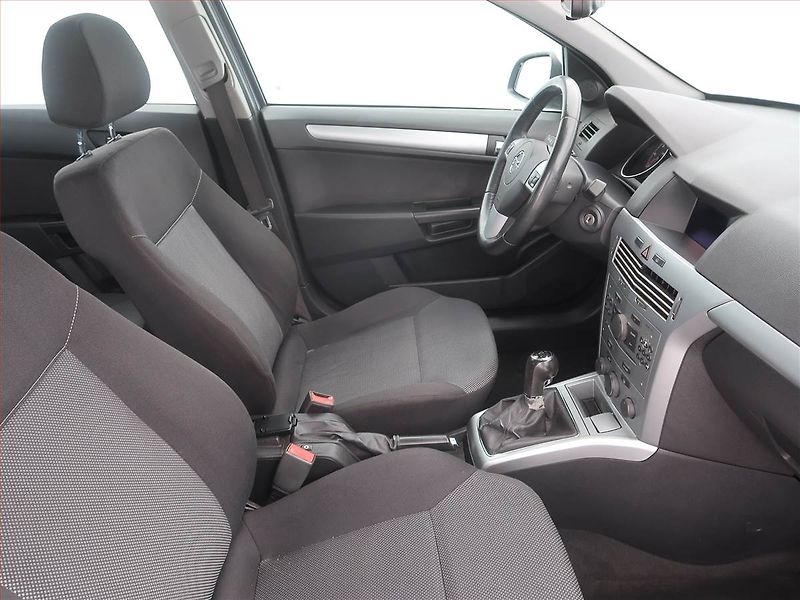 Opel Astra (2010) 1.7 CDTI, jezdí výborně - fotka 9 z 14