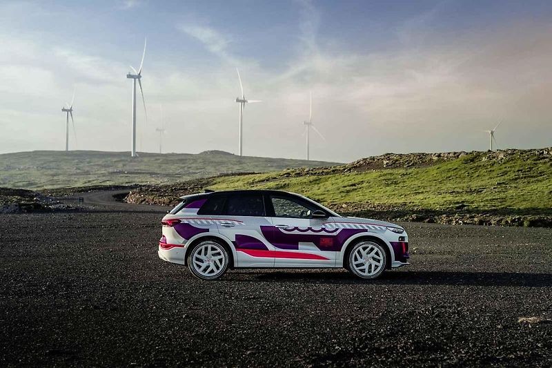 Maskovaný prototyp Audi Q6 e-tron