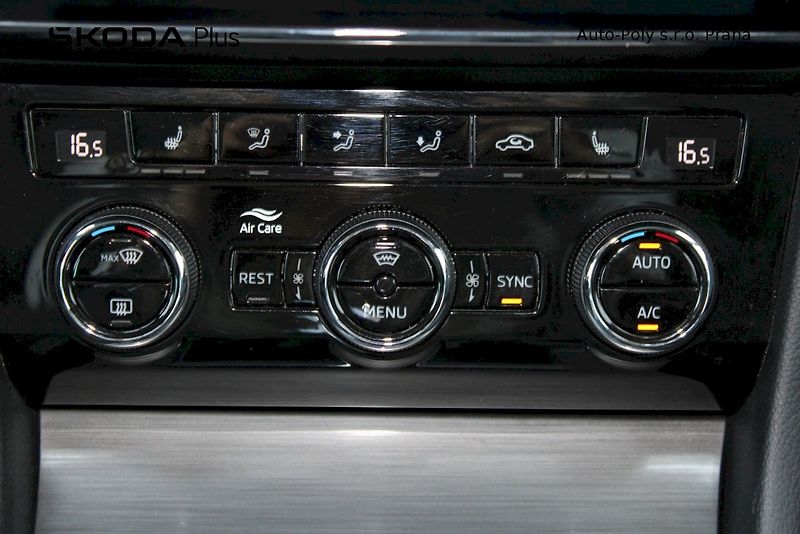 Škoda Superb (2023) 2.0 TDI 110 kW Style Plus - fotka 16 z 25