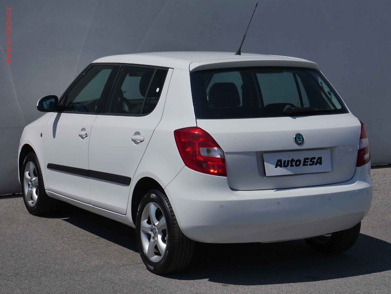 Škoda Fabia (2011) 1.2 TSi, Klima - fotka 6 z 13