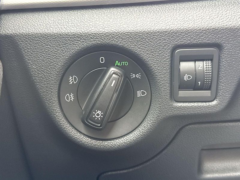 Škoda Scala (2021) 1.0 TSI Ambition - fotka 15 z 29