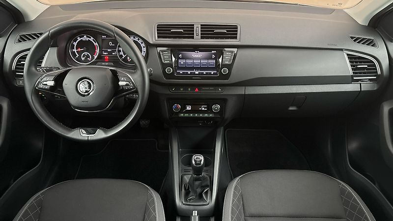Škoda Fabia 1.0 TSI Ambition Combi - fotka 8 z 24