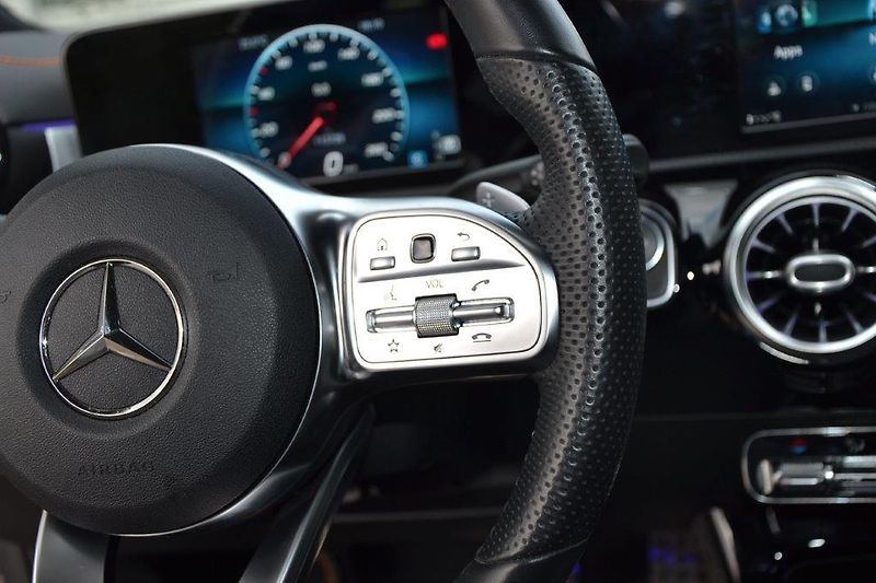Mercedes-Benz CLA 180 d Edition 1 AMG - fotka 18 z 56