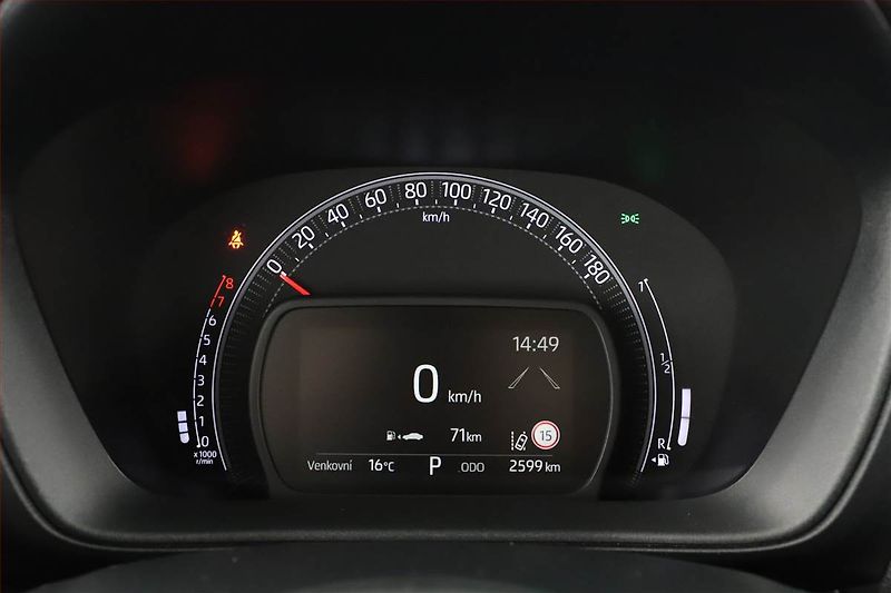 Toyota Aygo (2023) 1.0, Automat, ČR,1.maj - fotka 10 z 14