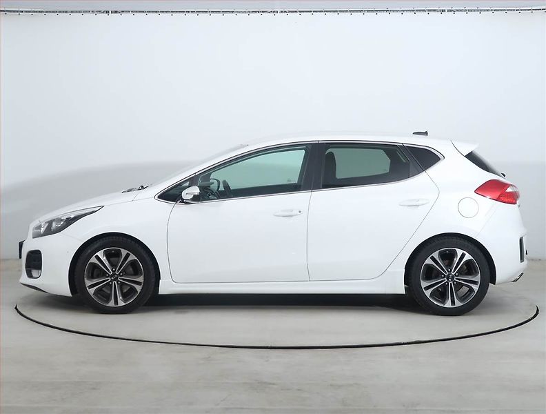 Kia Ceed (2016) GT Line 1.0 T-GDI, Navi - fotka 3 z 22