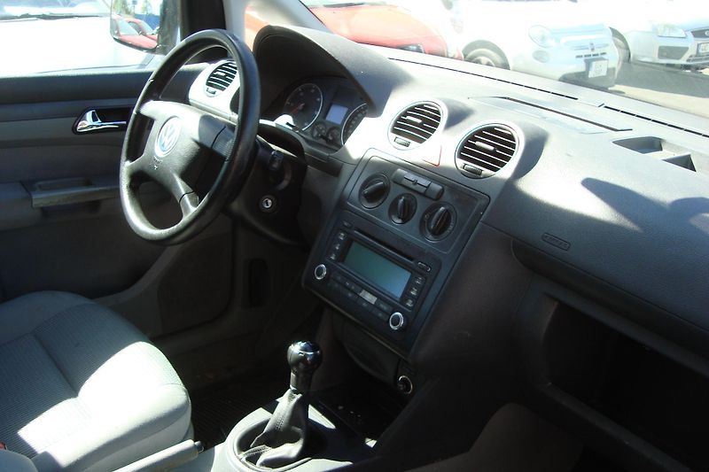 Volkswagen Caddy (2006) LIFE 1.9 TDi, STK+ME 5/2027 - fotka 35 z 52