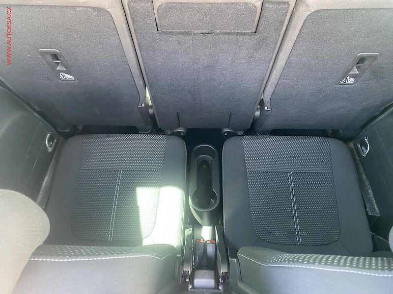 Opel Zafira (2017) 2.0 CDTi, AT, navi, park - fotka 13 z 18