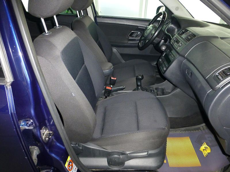 Škoda Fabia (2010) 1,2TSI*63KW**ALU**VYHŘ.SEDADLA - fotka 18 z 25
