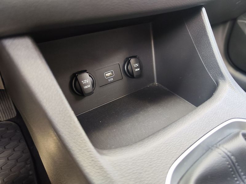 Hyundai i30 1.5i/81kW Start - fotka 16 z 25