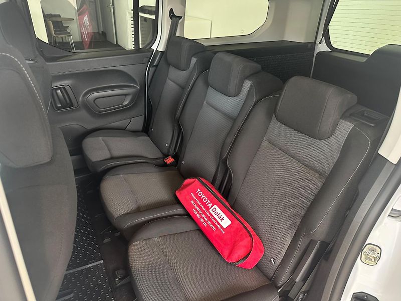 Toyota ProAce City Verso 1,5D,Long Family,130HP,ČR,DPH - fotka 8 z 22