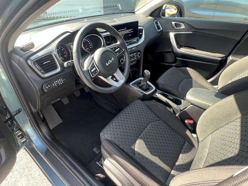 Kia Ceed (2025) Spin SW 1.5 T-GDI 103 kW 6°man - fotka 13 z 31