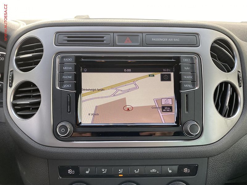 Volkswagen Tiguan (2015) 2.0 TDi, Lounge, navi, kamera - fotka 16 z 17