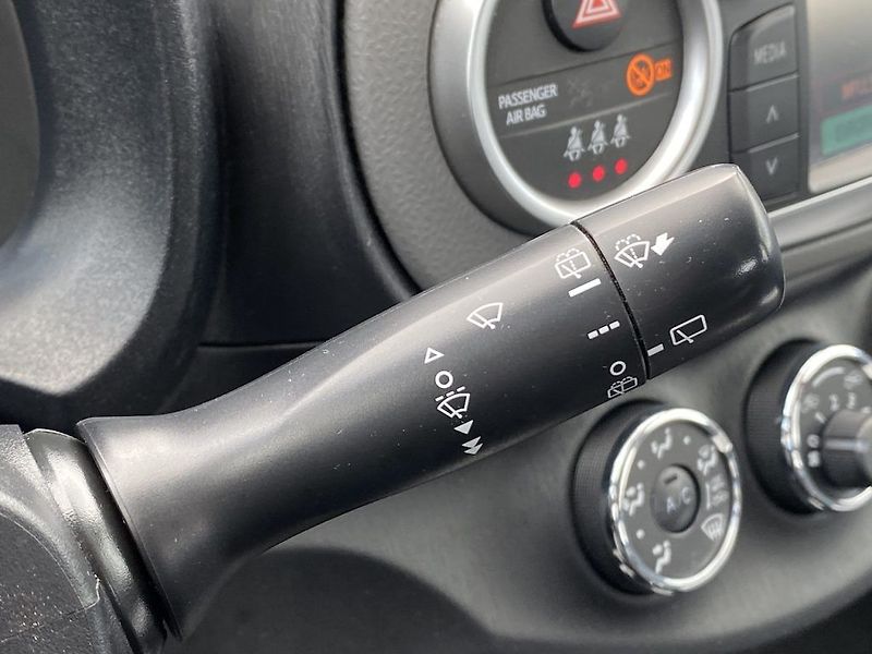 Toyota Yaris 1.33i, ČR, Active, manual - fotka 14 z 24