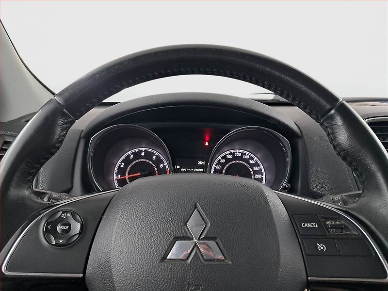Mitsubishi ASX (2015) 1.6 MIVEC, ČR,1.maj, Tempomat - fotka 16 z 16