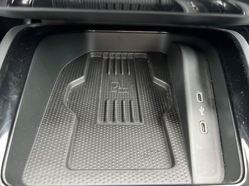 Škoda Kamiq 1.5TSi 110kw Top Selection ČR - fotka 24 z 45