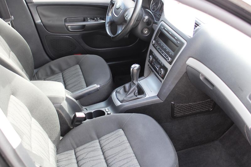 Škoda Octavia (2009) 1,4TSI KLIMA TEMPOMAT EL.OKNA  - fotka 12 z 15