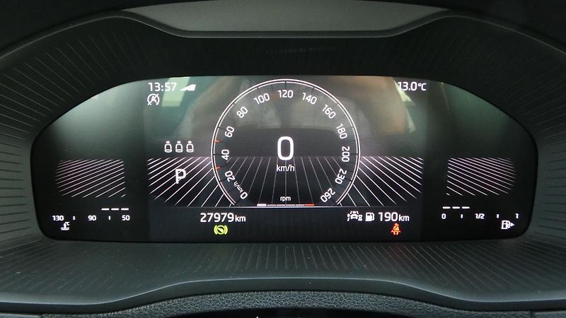 Škoda Karoq 1,5 TSI DSG Style - fotka 13 z 22
