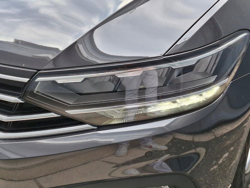 Volkswagen Passat (2023) Variant Elegance DSG 1,5TSi 11 - fotka 32 z 33