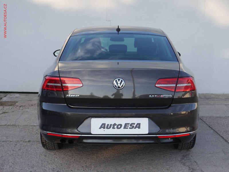 Volkswagen Passat (2015) 2.0 TDi 4x4, ČR, DSG, LED - fotka 5 z 19