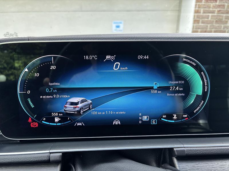 Mercedes-Benz GLE (2023) 400d 4MATIC 9GTRONIC AMG Paket - fotka 77 z 166