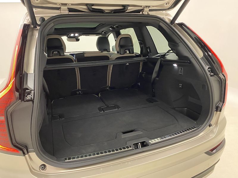Volvo XC90 (2026) T8 AWD Plug-in DARK PLUS 7m - fotka 5 z 66