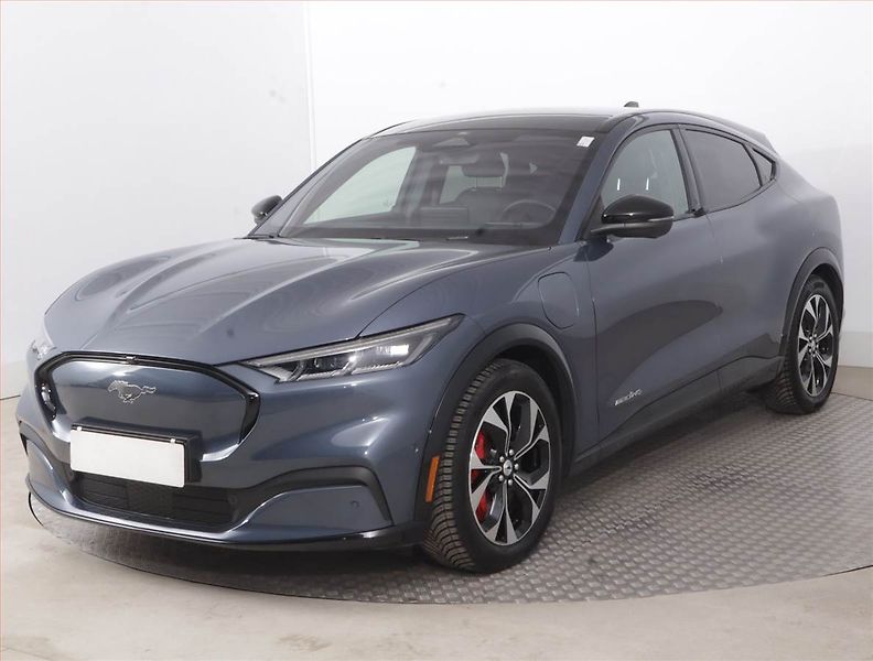 Ford Mustang Mach-E (2021) Standard Range AWD, SoH 94% - fotka 2 z 21