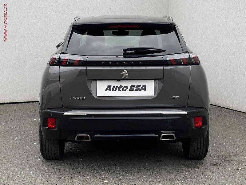 Peugeot 2008 (2022) 1.2 PT, GT, AT, LED, panor - fotka 5 z 18