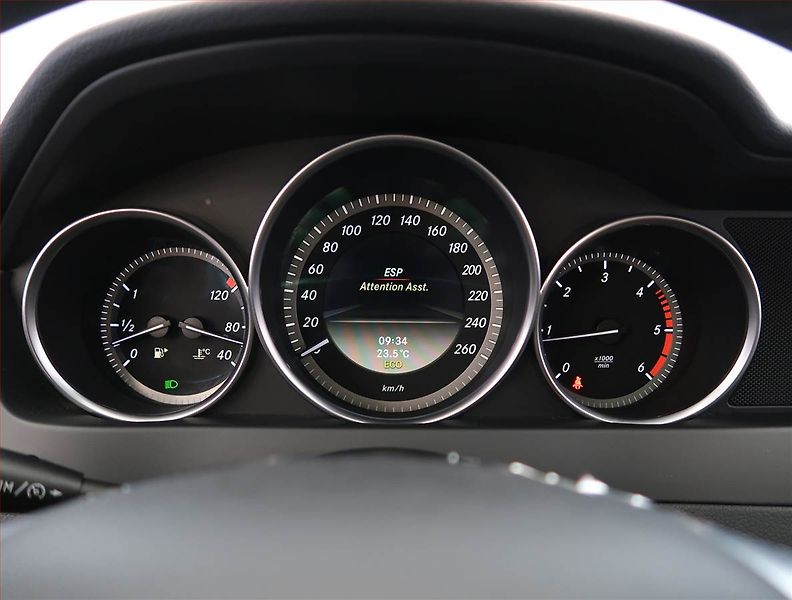 Mercedes-Benz Třídy C (2012) C 200 CDI, Navi, Xenony - fotka 11 z 20