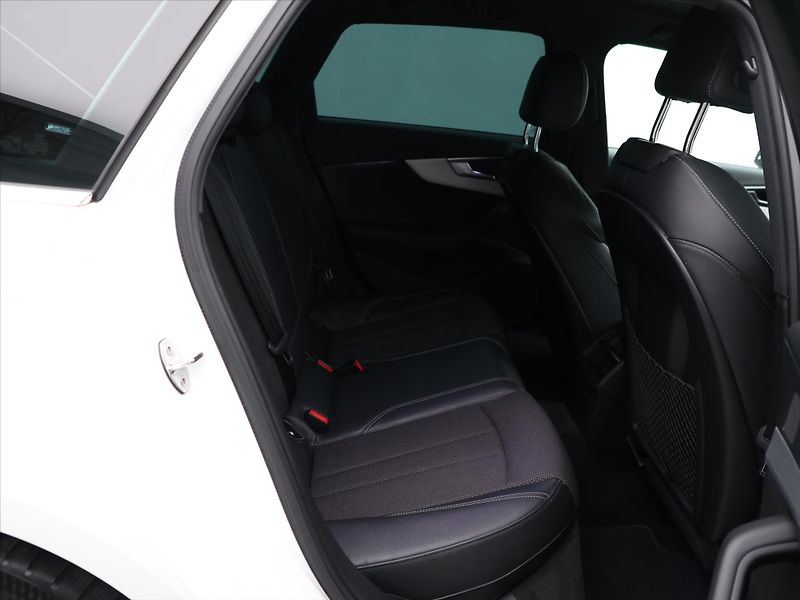 Audi A4 3,0 TDI quattro S-line S-Troni - fotka 13 z 33