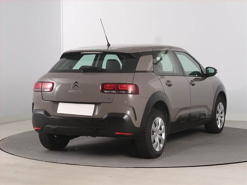 Citroën C4 Cactus (2018) 1.2 PureTech, jezdí dobře - fotka 5 z 15