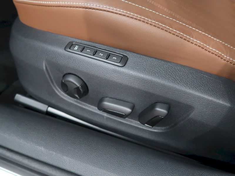 Škoda Superb (2024) LAURIN&KLEMENT 2.0TDI 147KW 4x - fotka 14 z 43