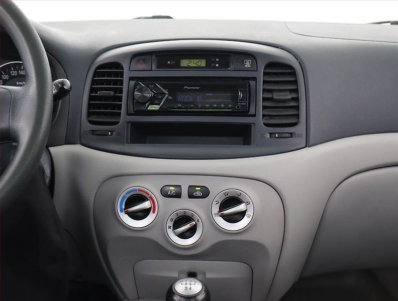 Hyundai Accent (2007) 1.4i, po STK, dobrý stav - fotka 12 z 14