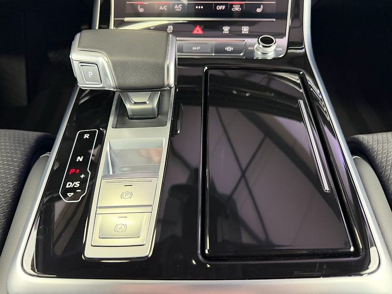 Audi Q7 60 TFSI e QUATTRO HYBRID  S-LI - fotka 27 z 35