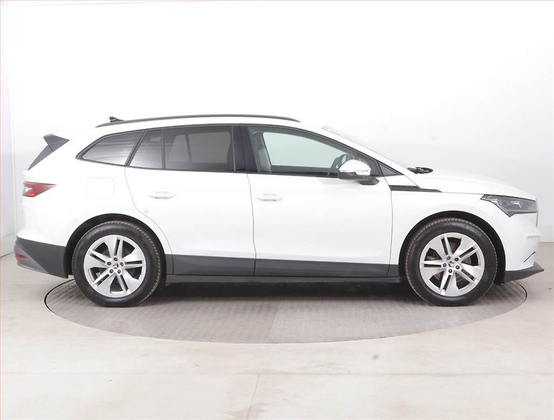Škoda Enyaq (2023) 60 (62 kWh), SoH 93% - fotka 6 z 23