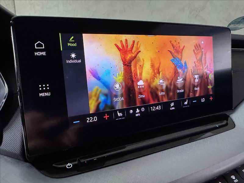 Škoda Octavia 2,0 TDi  DSG Tour Virtual LED - fotka 36 z 44