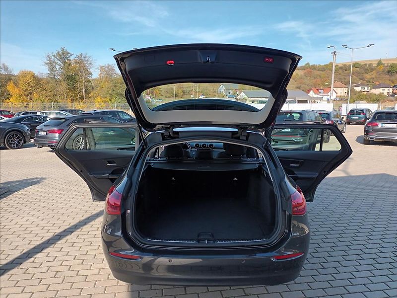 Mercedes-Benz Třídy C 2,0 220d,147kW,ČR,NAVI,360, - fotka 17 z 38