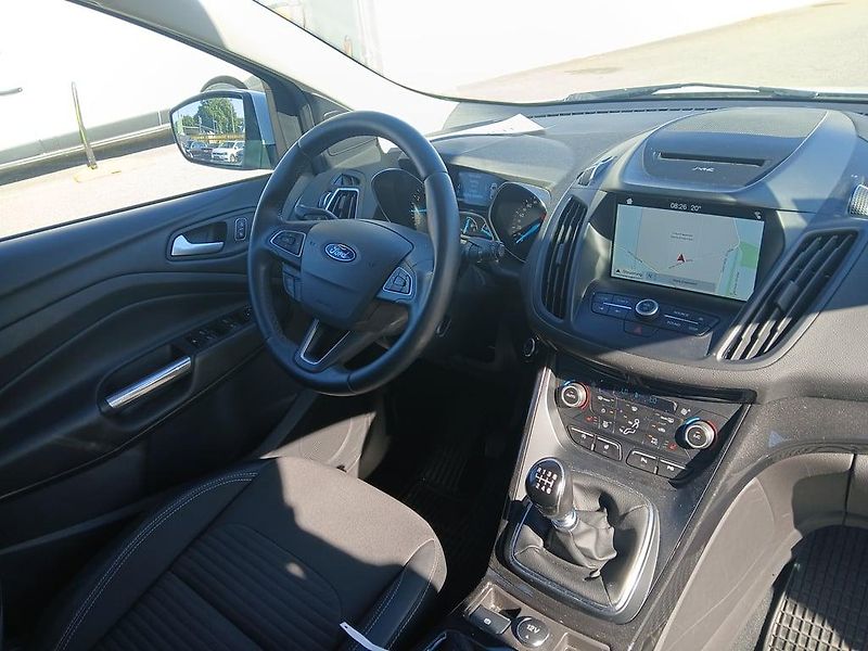 Ford Kuga (2019) 1,5 EB Titanium - fotka 5 z 9
