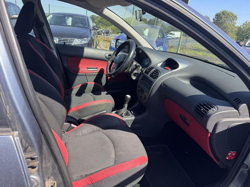 Peugeot 206 1.4i, 55 kW,sw,1.Majitel - fotka 19 z 20