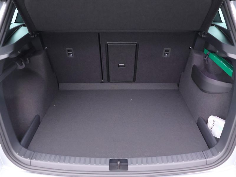 Škoda Karoq 2,0 TDI Sportline 4x4 DSG 1.ma - fotka 10 z 47